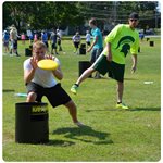 Jeu de frisbee en équipes KanJam